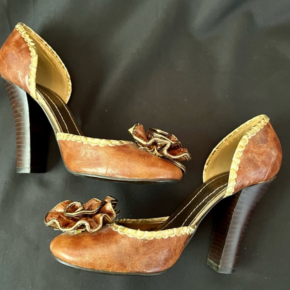 Retro Vintage Leather Rose Pumps, Spain Size 36 - Picture 2 of 5